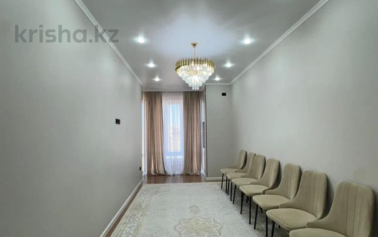 3-комнатная квартира · 68 м² · 5/9 этаж, Микрорайон Асар 2 12/17 за 33 млн ₸ в Шымкенте, Абайский р-н — фото 2