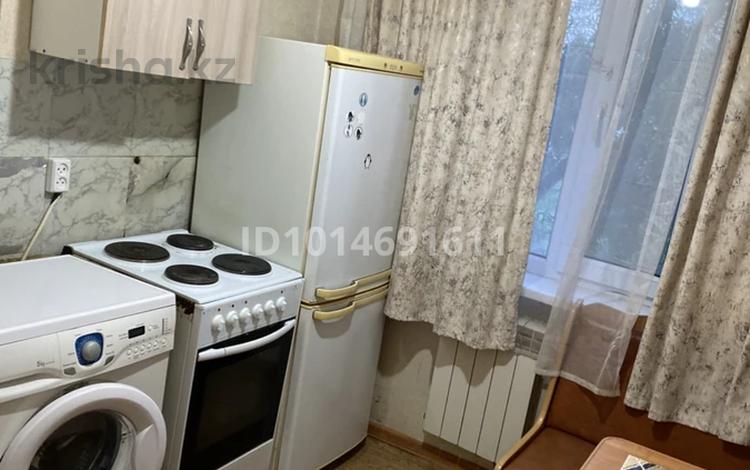 2-комнатная квартира · 48 м² · 2/5 этаж, Майкудук, 16й микрорайон за 10 млн ₸ в Караганде, Алихана Бокейханова р-н — фото 2