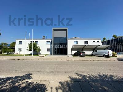 Свободное назначение, офисы · 2300 м² за ~ 2.7 млрд 〒 в Анталье