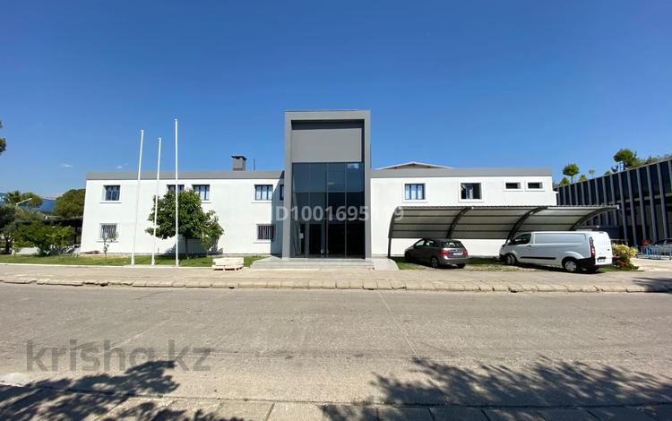 Свободное назначение, офисы · 2300 м² за ~ 2.7 млрд 〒 в Анталье — фото 32