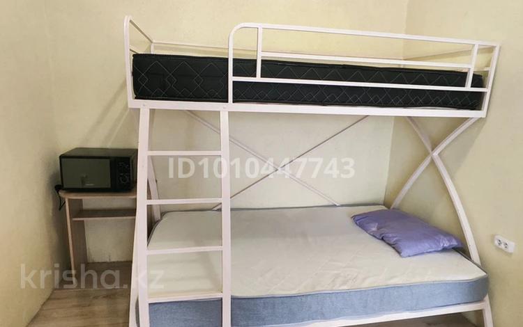 1-комнатная квартира · 12 м² · 1 этаж, мкр Тастак-3 221 — Толе би - Тургут озала за 140 000 〒 в Алматы, Алмалинский р-н — фото 2