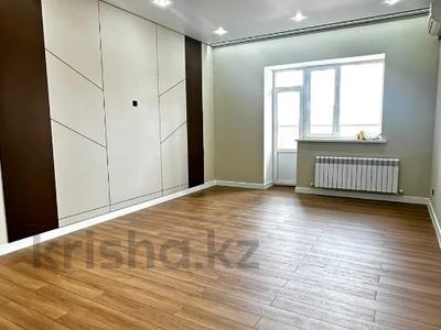 2-бөлмелі пәтер · 90 м² · 1/9 қабат, мкр. Алтын орда 341, бағасы: 33.5 млн ₸ в Актобе