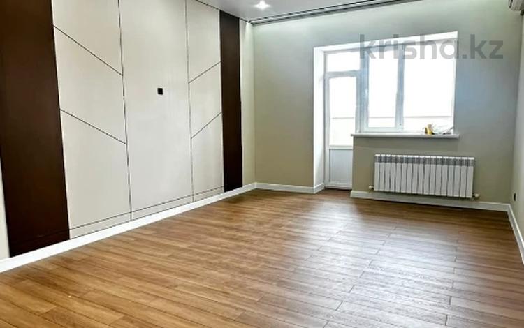 2-бөлмелі пәтер · 90 м² · 1/9 қабат, мкр. Алтын орда 341, бағасы: 33.5 млн ₸ в Актобе — фото 2