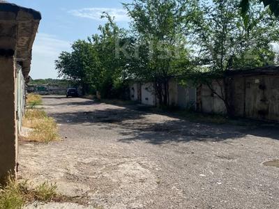 Гараж · 20 м² · Кабанбай батыра 10 — Светофор магазин, бағасы: 10 000 ₸ в Шымкенте, Енбекшинский р-н