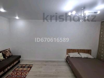 1-комнатная квартира · 40 м² · 2/5 этаж, Ерубаева 47 — Б.Жырау за 10 000 ₸ в Караганде, Казыбек би р-н
