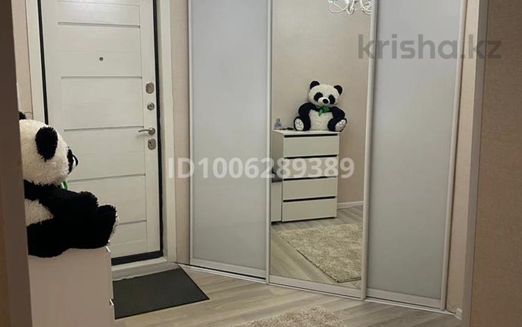 3-комнатная квартира · 67 м² · 1/5 этаж, мкр 4 12 за 27 млн ₸ в Уральске — фото 2