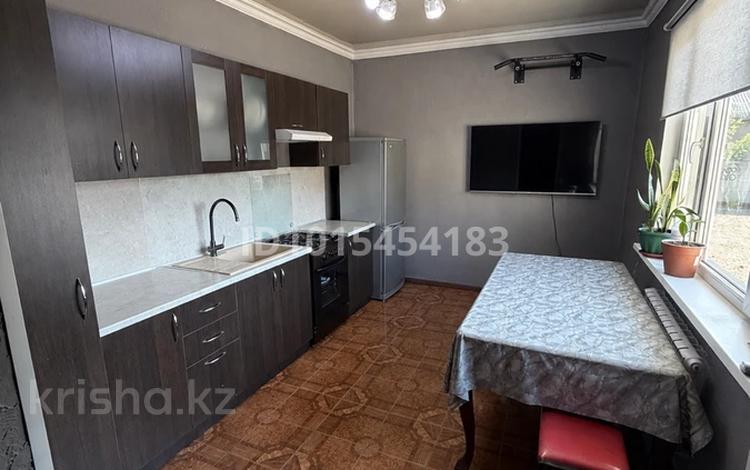 Отдельный дом · 2 комнаты · 78 м² · 6 сот., Папанина за 300 000 ₸ в Алматы, Турксибский р-н — фото 2