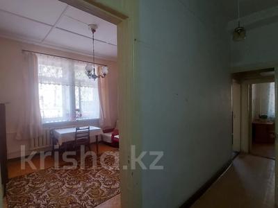 2-комнатная квартира, 56 м², 1/2 этаж помесячно, Маркова 52 за 200 000 〒 в Алматы, Бостандыкский р-н