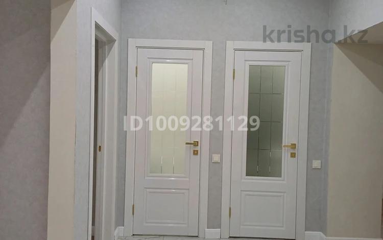 2-комнатная квартира · 80.6 м² · 3/9 этаж, мкр. Алтын орда, Алия Молдагулова 62/1 — Теннисный корт за 42.5 млн ₸ в Актобе — фото 9