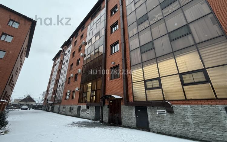 5-бөлмелі пәтер · 260 м² · 5/6 қабат, М.Жумабаева 42, бағасы: 79 млн ₸ в Семее — фото 2