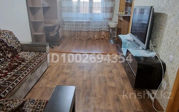 2-комнатная квартира · 42.8 м² · 2/5 этаж, Бр.Мусиных 18 — Абай-бр.Мусиных за 15 000 〒 в Балхаше — фото 2