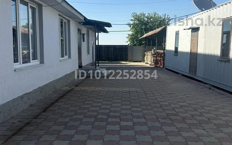 Отдельный дом · 4 комнаты · 180 м², Геологическая ул. 95Б за 33 млн ₸ в Алматинской обл. — фото 2