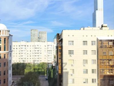 3-бөлмелі пәтер · 70 м², Сауран 3 — Рядом ТД Керуен, бағасы: 43 млн ₸ в Астане, Есильский р-н
