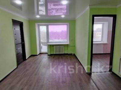 2-комнатная квартира · 43.1 м² · 5/5 этаж, Майкудук, 12й микрорайон 5 за 9.4 млн 〒 в Караганде, Алихана Бокейханова р-н