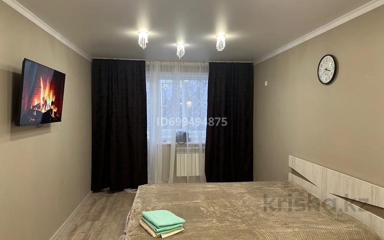 1-комнатная квартира · 45 м² · 3/5 этаж, Мира 7 — Торайгырова за 11 000 ₸ в Павлодаре — фото 2