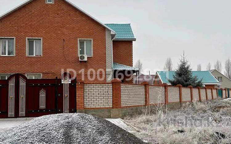 Жеке үй · 7 бөлме · 240 м² · 10 жүзд., Орал 45 — Ул.Илек параллельно ул.Арынова, бағасы: 55 млн ₸ в Актобе, мкр. Сельмаш — фото 2