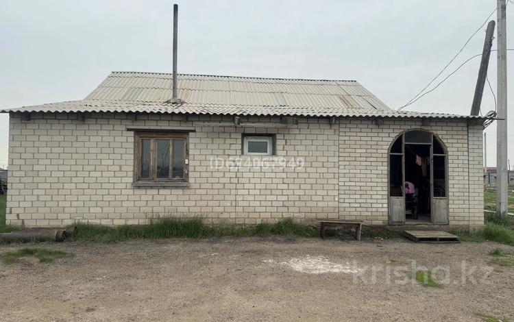Жеке үй · 3 бөлме · 46.5 м² · 18 жүзд., Алькей Маргулан 257 — Находится возле старой школы, дорога до дома асфальтирована., бағасы: 15 млн ₸ в Каражар — фото 2
