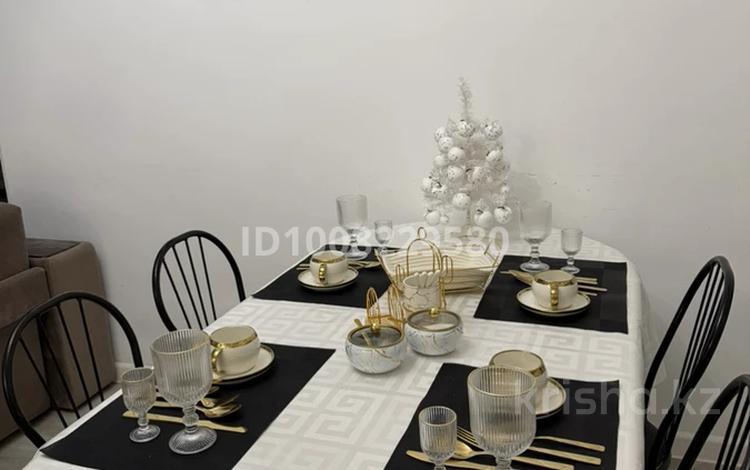 2-бөлмелі пәтер · 80 м² · 12/25 қабат, мкр 11 112В, бағасы: 16 000 ₸ в Актобе — фото 2