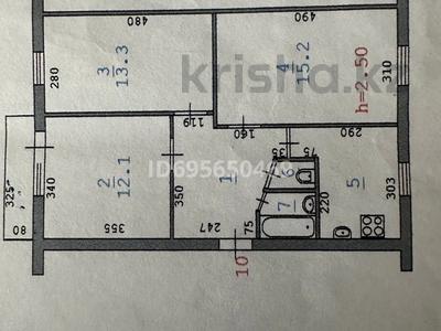 3-комнатная квартира, 59 м², 4/5 этаж, мкр 8 296 — Бр.Жубанова за 17 млн 〒 в Актобе, мкр 8