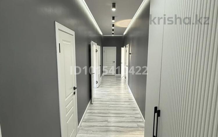 3-комнатная квартира · 104 м² · 7/7 этаж, 17-й мкр 110 за 37 млн ₸ в Актау — фото 2