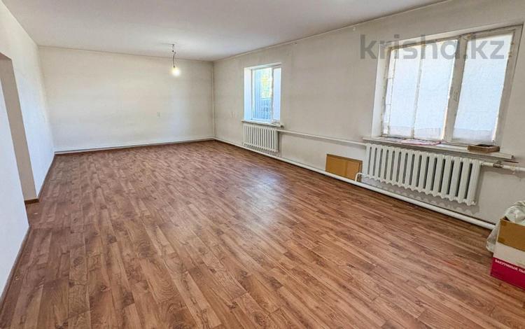 Отдельный дом · 9 комнат · 326.5 м² · 9.3 сот., Абая 125 за 41 млн 〒 в Талдыкоргане — фото 2