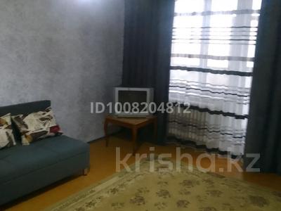 1-комнатная квартира · 52 м² · 8/9 этаж, 4 микр. — Школа 3 за 100 000 ₸ в Аксае