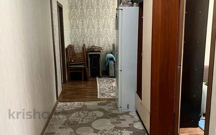 3-комнатная квартира, 60 м², 2/5 этаж, Самал за 18 млн 〒 в Талдыкоргане — фото 2