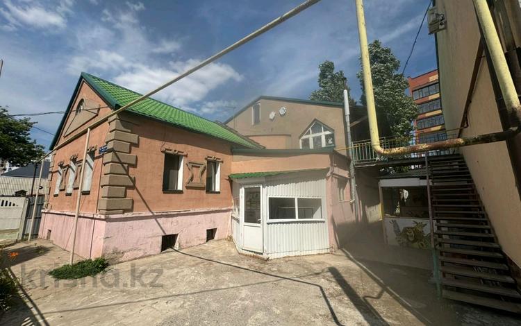 Отдельный дом · 4 комнаты · 310 м², Жунисова 4 за 600 000 〒 в Уральске — фото 2