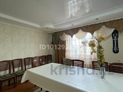 Жеке үй · 5 бөлме · 200 м² · 10 жүзд., Торайғырова — Возле сш#1, бағасы: 25 млн ₸ в Кандыагаш