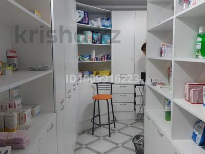 Еркін, медорталықтар мен дәріханалар · 55 м², бағасы: 28 млн 〒 в Переметном