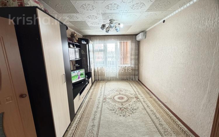 2-бөлмелі пәтер · 46 м² · 4/5 қабат, мкр Акбулак 8 — Бокс сарайы, Аю, Частная школа “Jas Tamir”, Баконя, бағасы: 13 млн ₸ в Таразе — фото 2