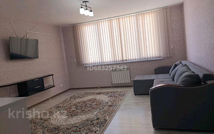 2-комнатная квартира, 64 м², 7 этаж помесячно, 9 ул 34.2 за 160 000 〒 в Туркестане — фото 2