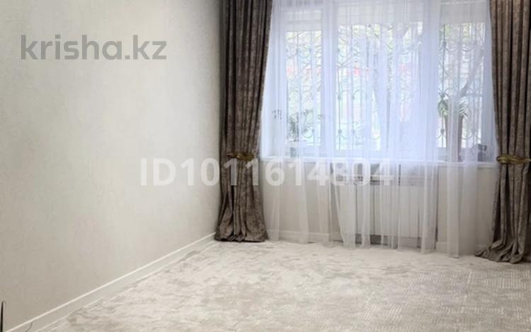 3-комнатная квартира · 72 м² · 1/5 этаж, 11-й мкр 21 за 23.5 млн ₸ в Актау — фото 2