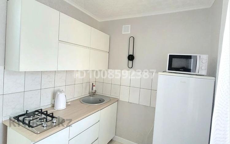 1-комнатная квартира · 37 м² · 3/5 этаж, Набережная 80 за 13 000 ₸ в Щучинске — фото 2