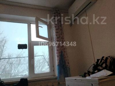 2-бөлмелі пәтер · 32 м² · 5/5 қабат, мкр 8 257 — Братья Жубанова 257, бағасы: 6.2 млн ₸ в Актобе