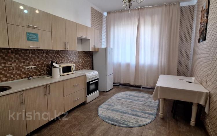 1-комнатная квартира · 45 м² · 3/12 этаж, мкр 5, проспект Алии Молдагуловой за 17 млн ₸ в Актобе — фото 11