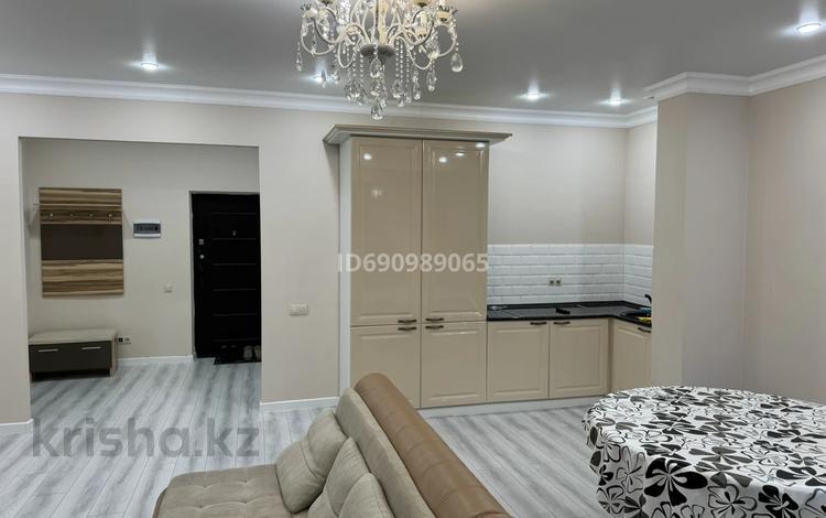 2-комнатная квартира, 70 м², 2/12 этаж помесячно, Момышулы 2в