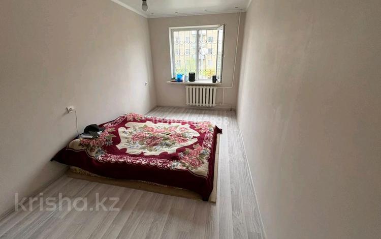 3-бөлмелі пәтер · 59 м² · 1/4 қабат, 1 микрорайон 3 — 1 микрорайон дом 3. Рядом ЦОН, детский сад, школа, Халык банк, магазин, бағасы: 26.5 млн ₸ в Есик — фото 2