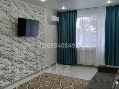 2-комнатная квартира · 46 м² · 5/5 этаж, Металлургов — проспект Республика и улица Металлургов за 13 000 〒 в Темиртау