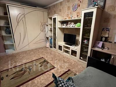 1-комнатная квартира, 40 м², 1/5 этаж, мкр Аксай-4 за 22 млн 〒 в Алматы, Ауэзовский р-н