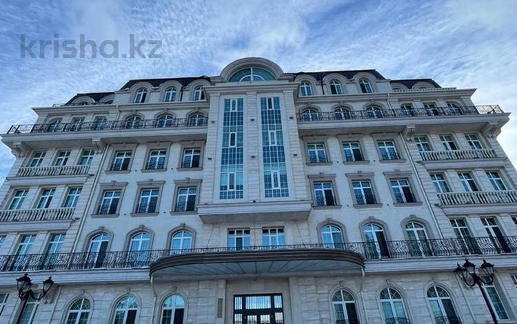 4-комнатная квартира · 240 м² · 3/6 этаж, Шарля де Голля 5/6 за 1.8 млн 〒 в Астане, Алматы р-н — фото 2