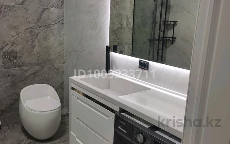2-бөлмелі пәтер · 63 м² · 3/16 қабат, Байдибек би стр. 127/7, бағасы: 56 млн ₸ в Шымкенте — фото 2