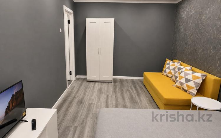 1-комнатная квартира · 45 м² · 3/5 этаж, мкр Астана 15 за 150 000 ₸ в Уральске — фото 2