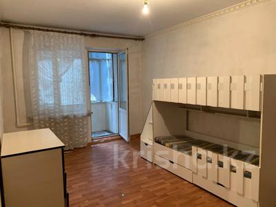 1-комнатная квартира, 31 м², 2/5 этаж, мкр Аксай-3 — Толе би-Б.Момышулы за 21.4 млн 〒 в Алматы, Ауэзовский р-н