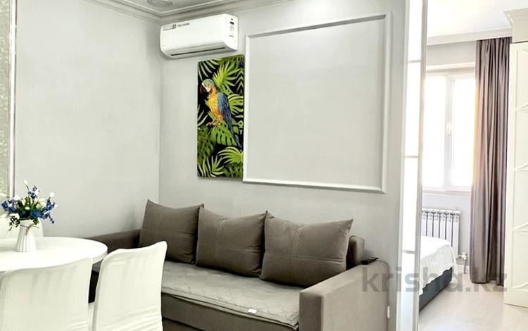 3-комнатная квартира · 56 м² · 8/10 этаж, Толе би 285/8 к1, 285/8 к2, 285/8 к3, 285/8 к4, 285/8 к5, 285/8 к6, 285/8 к7, 285/8 к8, 285/8 к9, 285/8 к10, 285/8 к11 — Утеген батыра за 25 000 ₸ в Алматы, Ауэзовский р-н — фото 2