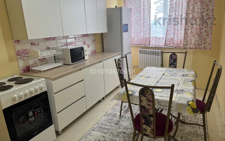 3-комнатная квартира · 88 м² · 6/12 этаж, 9 26/2 — Рядом народ банк, дворец школьников за 130 000 ₸ в Туркестане — фото 2