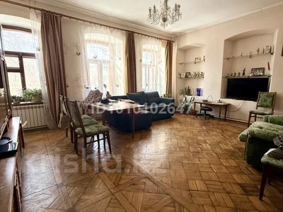 3-комнатная квартира · 100 м² · 2/2 этаж, Савичева — Назарбаева за 350 000 〒 в Уральске, мкр Школьник