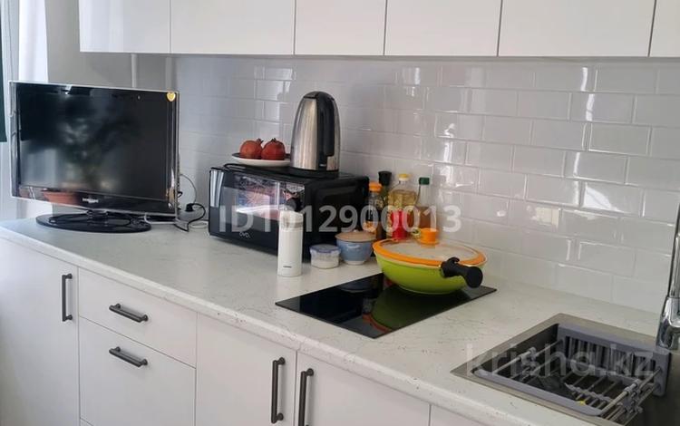1-комнатная квартира · 15 м² · 3/5 этаж, Курмангазы 110 — Ади Шарипова, остановка Центральный стадион за 15 000 ₸ в Алматы, Алмалинский р-н — фото 2