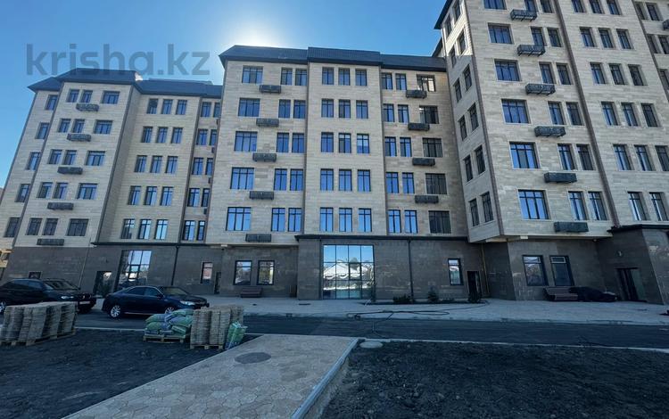 4-комнатная квартира · 170 м² · 3/7 этаж, мкр Ак Шагала 21 за 100 млн 〒 в Атырау, мкр Ак Шагала — фото 2