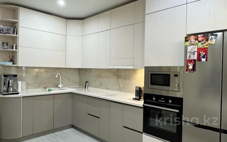 4-комнатная квартира · 145.8 м² · 7/17 этаж, Кабанбай батыра 11 за 81 млн ₸ в Астане, Есильский р-н — фото 4